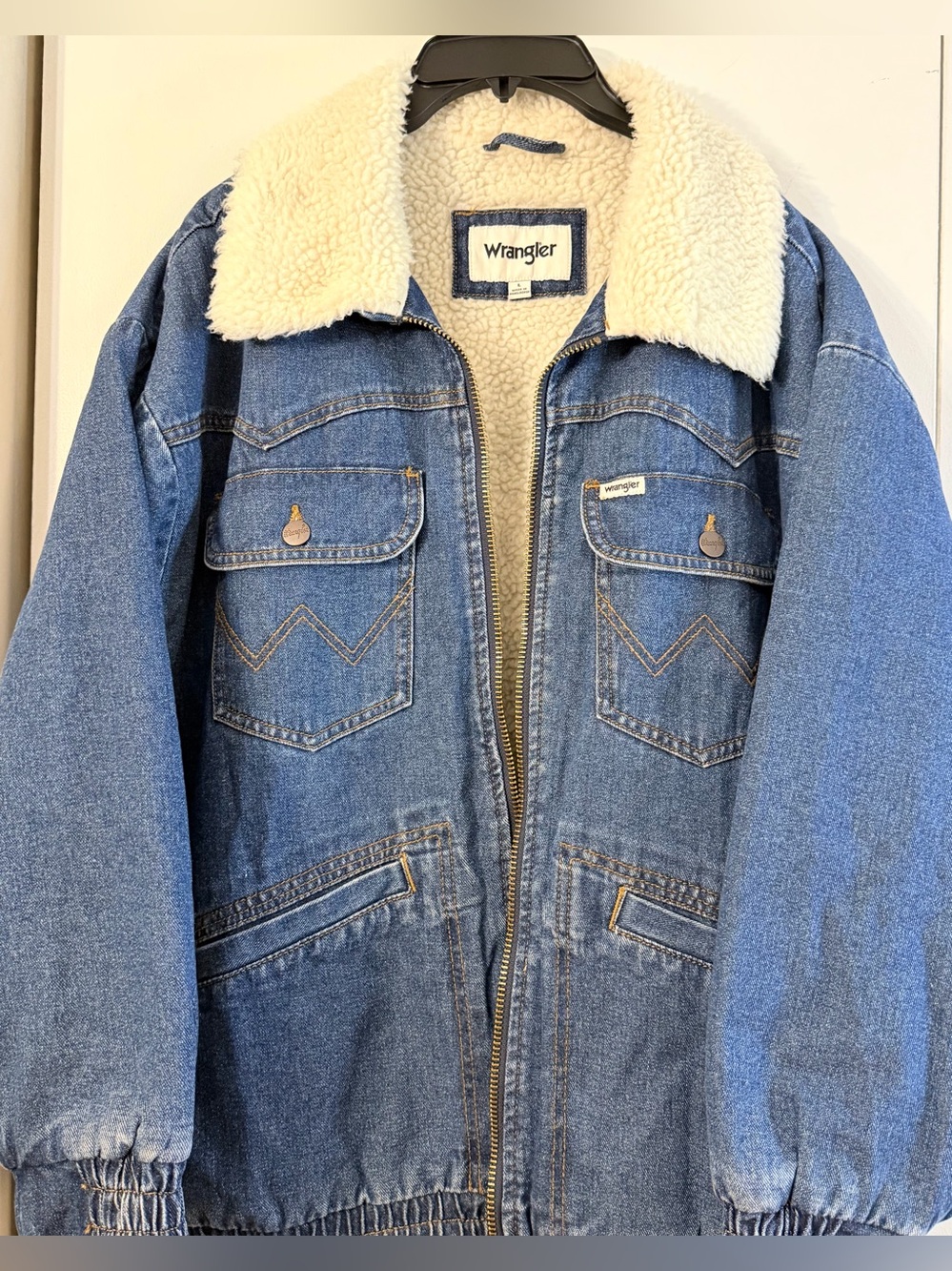Wrangler Oversized Denim Bomber Jacket EUC (Sz L) Ptp 29.5” - Picture 10 of 10